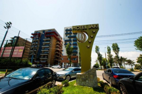 MAMAIA CENTRAL Apartments